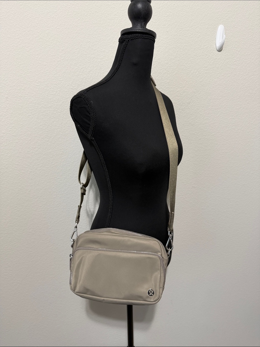 lululemon athletica taupe crossbody bag with adjustable strap